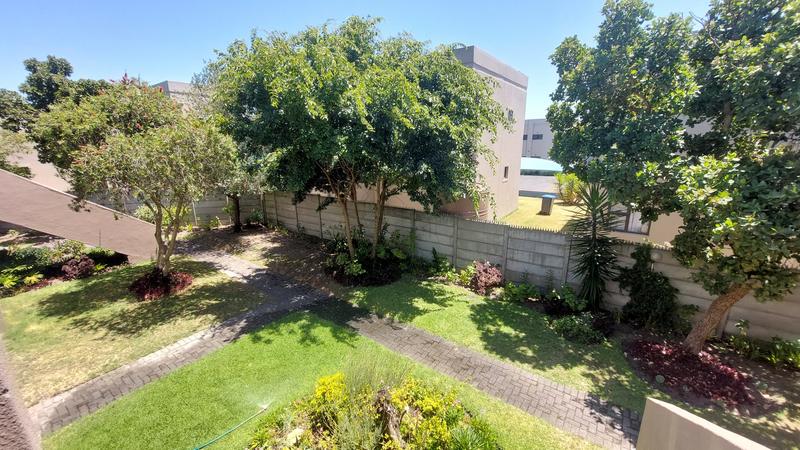 1 Bedroom Property for Sale in Oakglen Western Cape